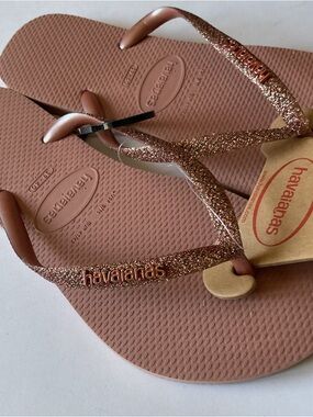HAVAIANAS WOMENS SLIM FLIP FLOPS DUSTY PINK WITH GLITTER STRAPS SIZE 9/10 NWOT